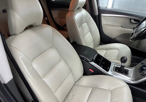 Volvo XC 70 cena 44500 przebieg: 237000, rok produkcji 2011 z Otmuchów małe 742